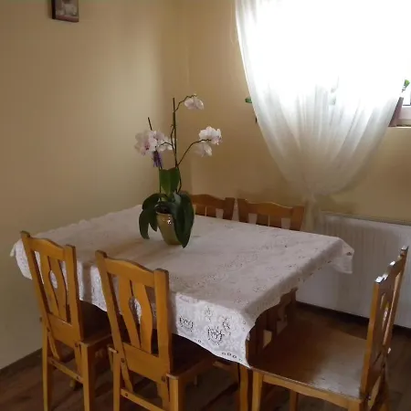 One-bedroom In I 公寓